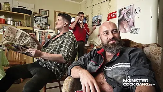 5 büyük yarağın lezzetli boşalması (monstercockgang)