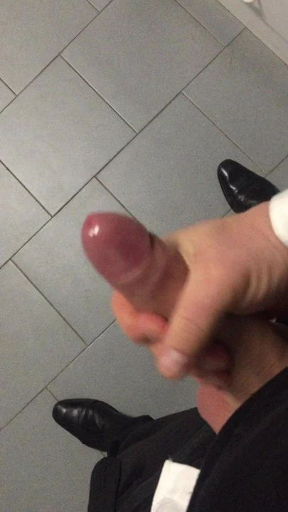 kendi kendine yapılan handjob