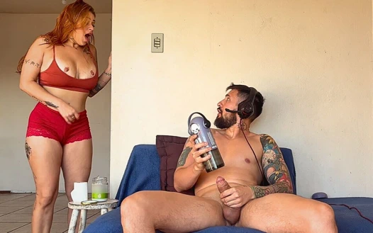 Tamamlandi - Kizil Saçli Komşu, Komşusunu Mastürbasyon Yaparken Yakalayip Vajinasinin Içine Boşalma Ile Sonuçlandi!