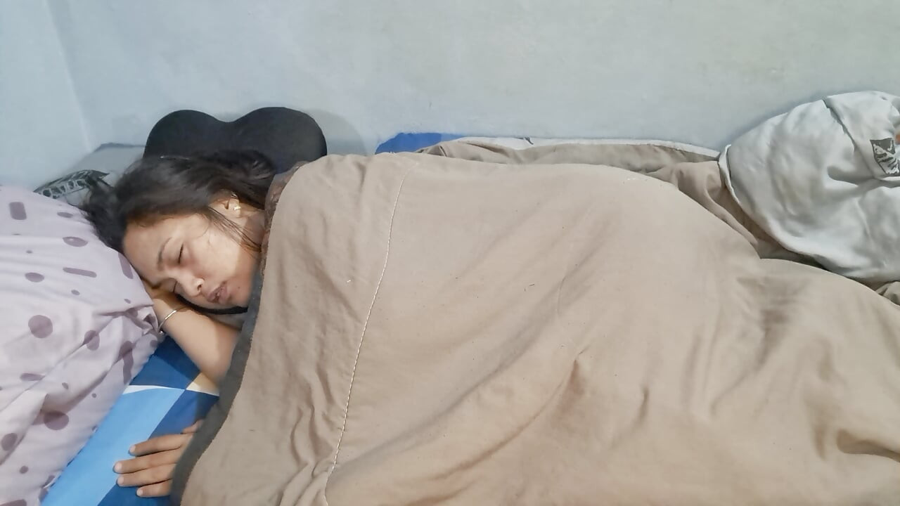 Eşimin Vajinasını Battaniyenin Arkasına Sıkmak