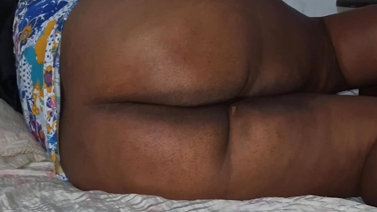 Big ass aunt lying down