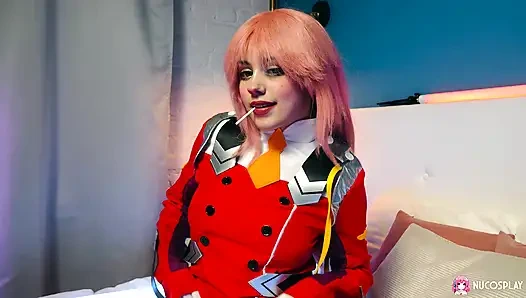 Tatlı anime genç kız Rihanna Black, gerçek bir adam tarafından sikiliyor