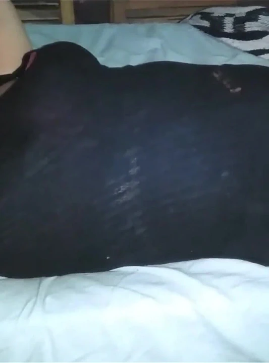 Herkes dışarı çıktığında siyah elbiseli sevimli bir kızla misyoner seks yapıyorum