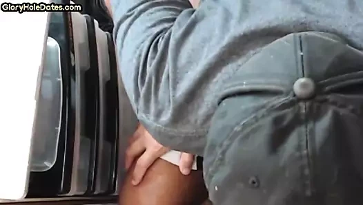 Açgözlü duvar deliği yalayıcı ev yapımı yakın çekimde yarak emiyor