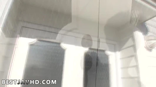 Harika Japon orta yaşlı seksi kadın ameri koshikawa harika bir porno için kamerada sert sikiliyor