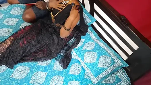 Hintli Üvey Anne Seks Zevki Için Oğlanı Baştan Çıkarıyor