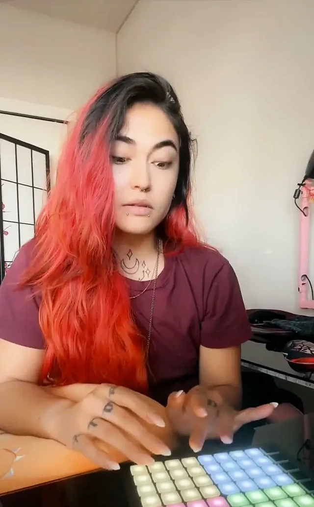 Lil Update Mutlu Leo Sezonu, Adamlarım