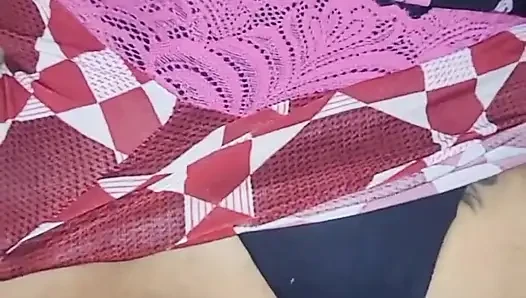 Gerçekten güzel bir anal boşluğu nasıl yapacağını biliyor.