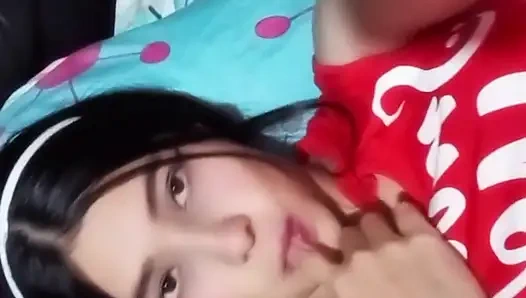 Yağlı götlü azgın amatör ateşli bir azdırmadan sonra amını siktiriyor