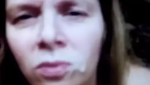 Yüz boşalmak ve yutmak. bbc sürtük