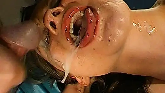 Ggg John Thompson ateşli göt deliği olan azgın kadınları gösteriyor