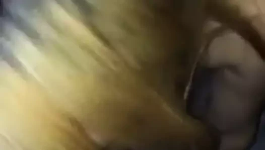 Sarışın Asyalı emiyor 1