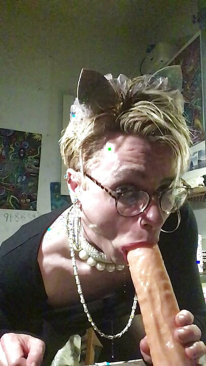 Sissy Faggot Jes Brinch eğleniyor