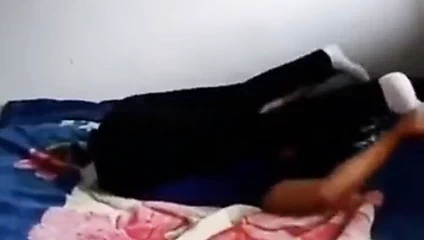 Adım anne, adım oğlu tarafından sikmeye çalışıyor