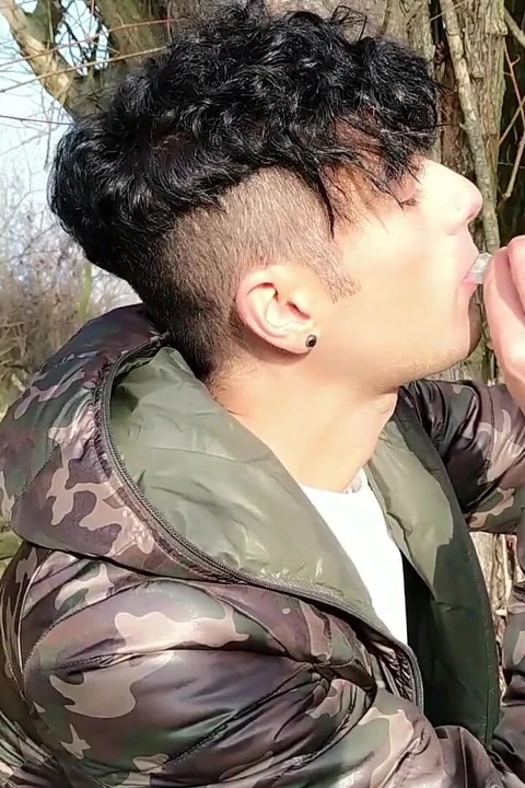 Twink 4 heteroseksüel arkadaşı tarafından 6 prezervatif buldu - döl ye sonra göte koy