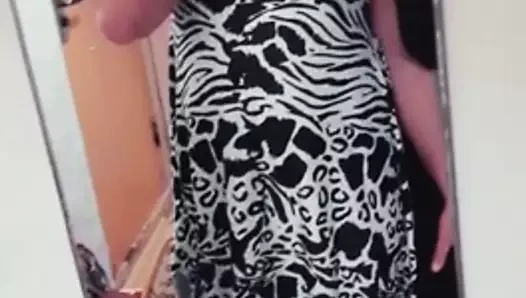 Benim korkak adamımı öpüyorum, orospu gibi akıyor