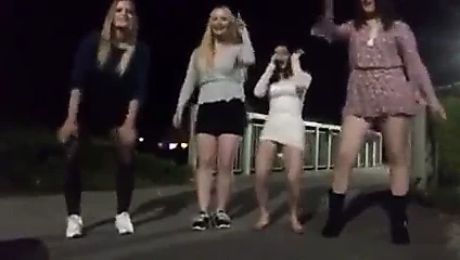 Angelica lindholm 80. yüzyılın seksi dansını geri getiriyor