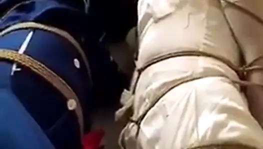 crossdressing esaret oral seks