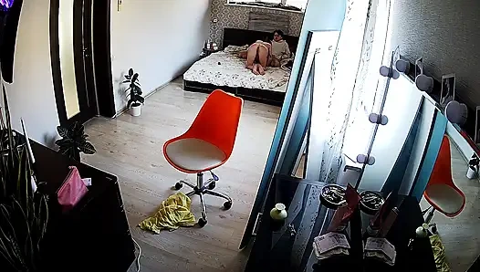 Kamila Danildo'ya azdırıyor ve yarağını emiyor