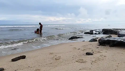 С ДВУМЯ НА ПЛЯЖЕ И БОНТАНДО, ЧТОБЫ СОСАТЬ МОЮ СПЕРМУ