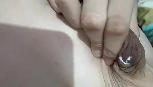 Göğüslerim sütle dolu