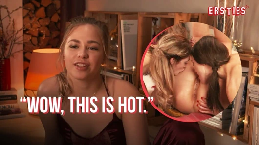 Ersties - ateşli sarışın bebek iki takma yarakla sikiliyor