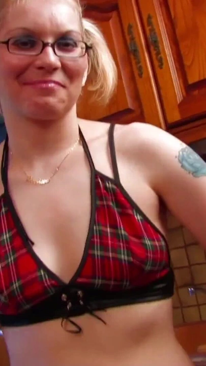 Ağıza boşalma anı "chubby sarışın fransız kız sonraki kapı alır anal içinde mutfak"