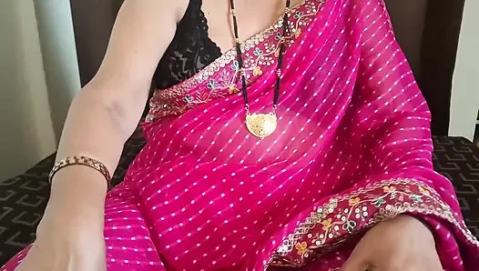 Gulabi Sari Orta Yaşlı Seksi Kadın Shilpa Selflove