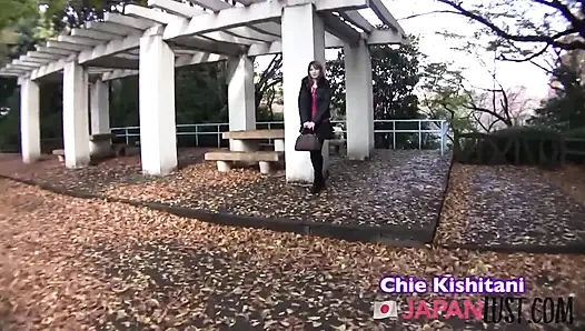 Solgun Japon genç kızın içine boşalıyor