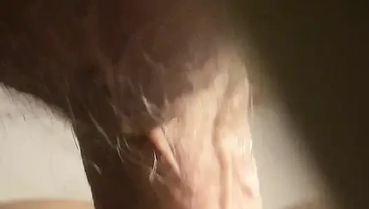 Büyük yaşlı yarak genç amcığını genişletiyor