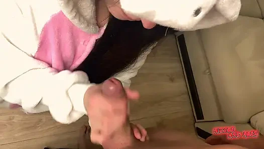 Üvey kız kardeşimi siktim ve amına boşaldı