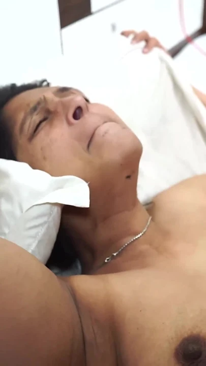 Amatör azgın üvey anneyi üvey oğlu hardsex ile sikiyor