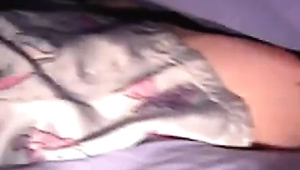 sarışın kız mastürbasyon yapmak içinde yatak