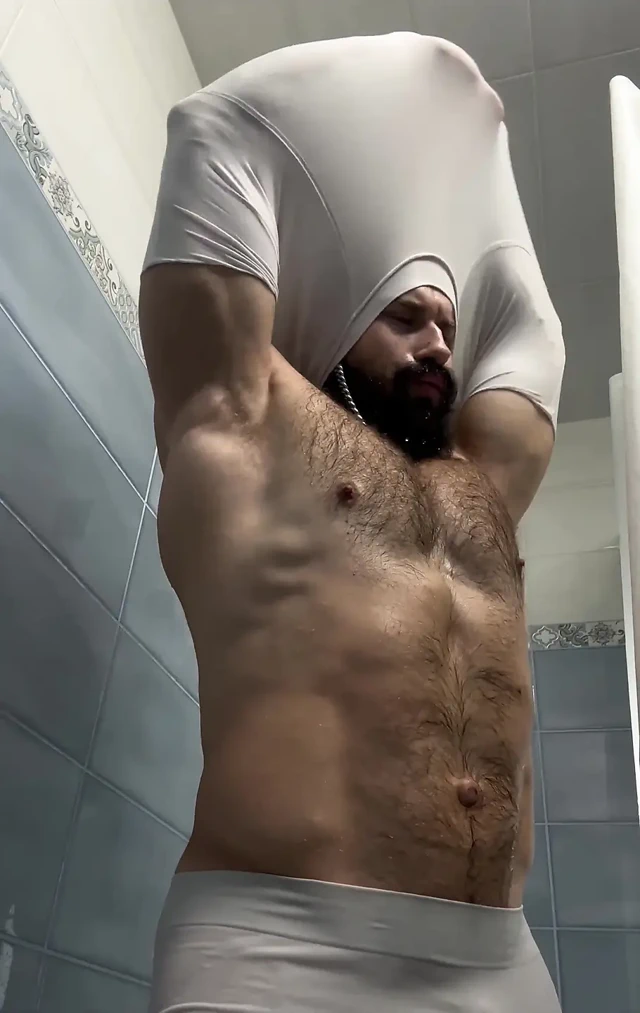 Kompresyonlar büyük kasların etrafında çok sıkı ve ıslak sıkılıyor