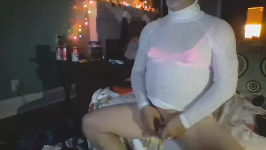 baba bükülmüş ve oynuyor