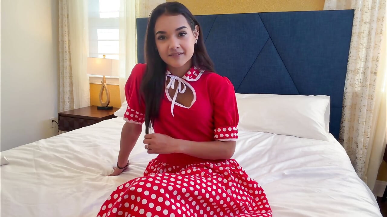 Zara'nın ateşli '50'ler mastürbasyon eğitimi bakış açısı baştan çıkarma bekliyor!