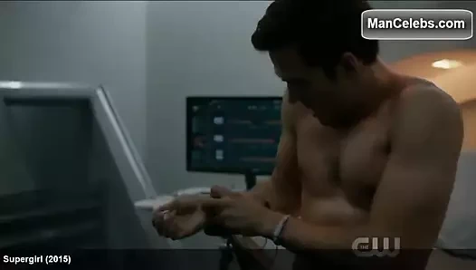Ünlü chris wood tamamen pürüzsüz göğüs ve yırtık abs