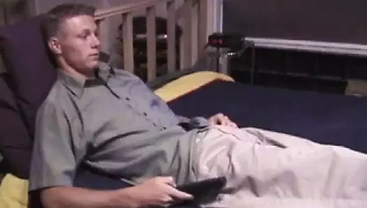 Düz çocuk justin atıyor