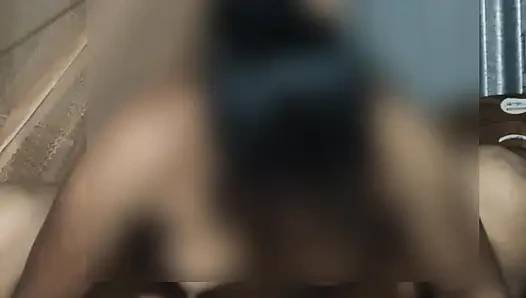 Des köyü ve Hintli kadın