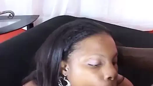 Thicc siyah bebek arkadan dövülerek alır