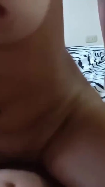 Знаковый момент из "Сводная сестра с большими грудями, которая дает мне русскую дрочку кримпаем в киску сексуальной сводной сестры"