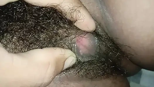 Kıllı amcık sikiliyor