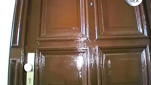 Sıska Alman genç kızın yüzüne ateşli bir sikiş sonrası boşalıyor