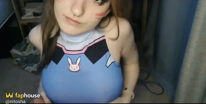 Overwatch'tan cosplay için çok çabaladım! Hoşuna gidiyor mu?