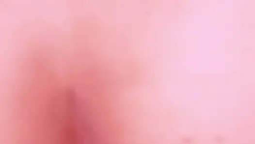 Sert zıplıyor! Çılgın bir şekilde sert üyesine biniyor.