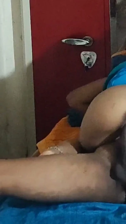 Desi indian village bhabhi first time meet with her Step brother. | Klip 2