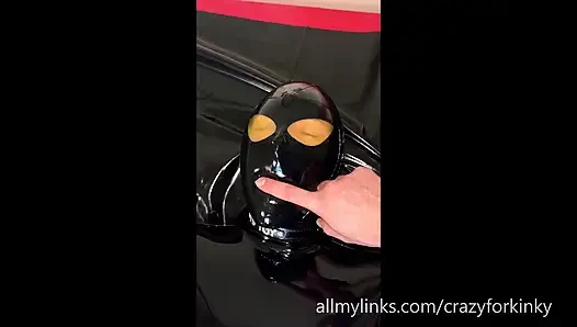 Lateksli itaatkar evli kadın harika bir orgazm oluyor