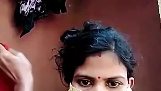 Desi yenge, sutyen, külot, canlı banyo