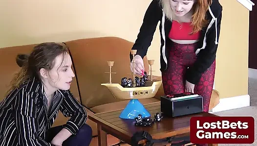 Striptiz korsan penguenleri oyun deneyimi hoş değil