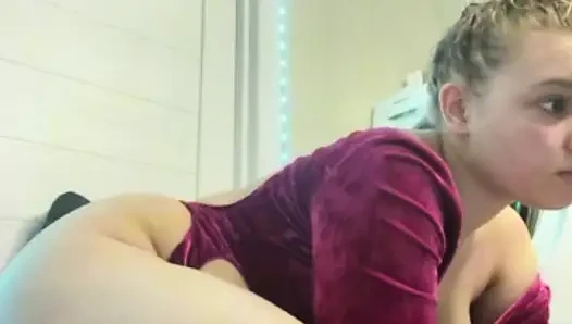 Big ass with anal plug jucielussie